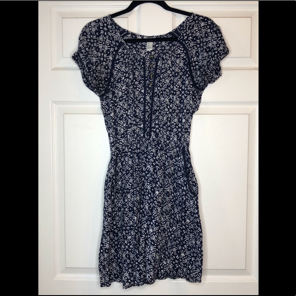 Blue / White patterned summer dress